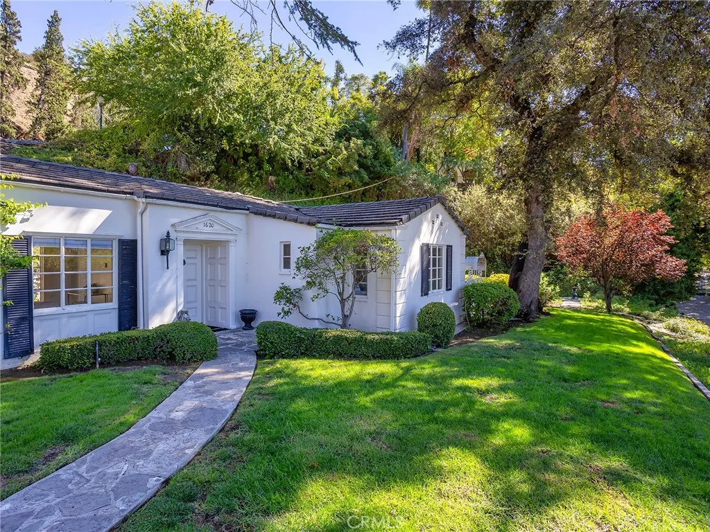 1620 Melwood Drive, Glendale, California 91207 home-pic-4