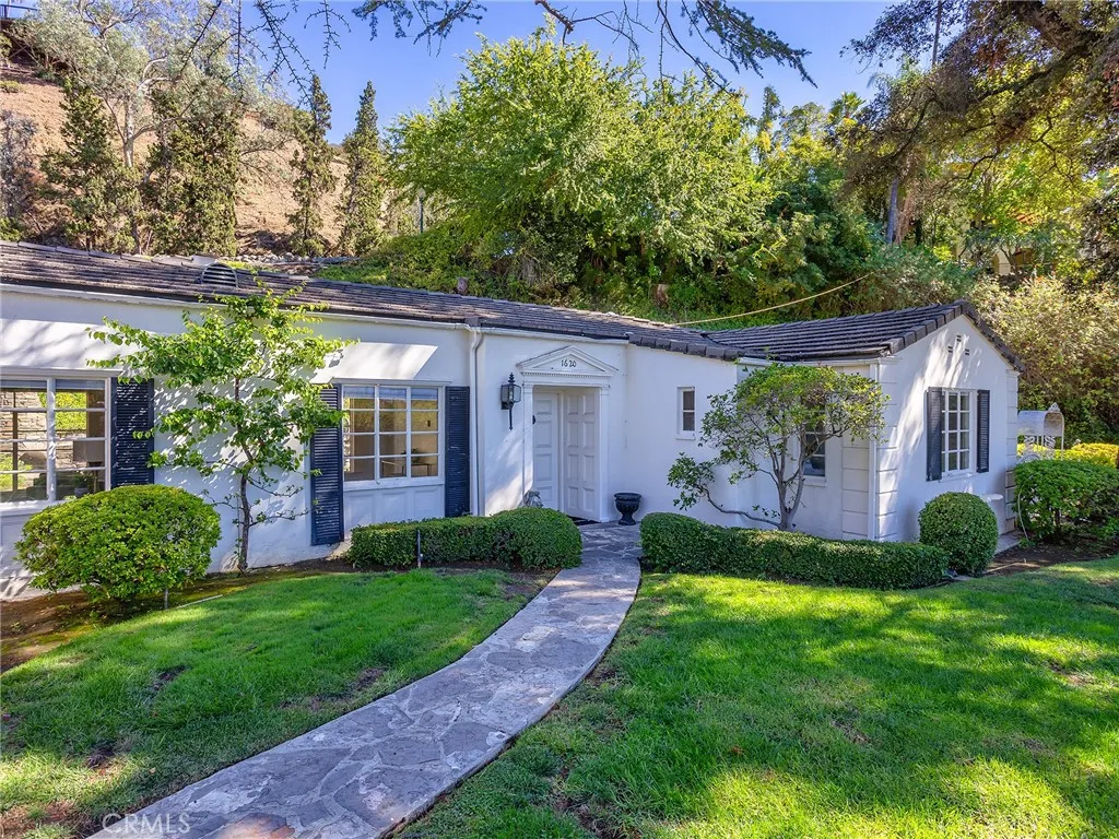 1620 Melwood Drive, Glendale, California 91207 home-pic-3