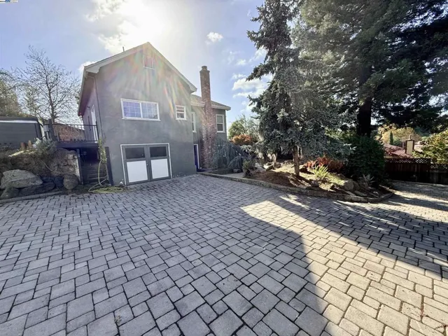 18338 Redwood Rd, Castro Valley, California 94546