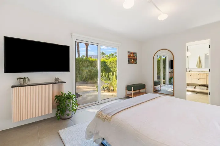 Primary with en-suite