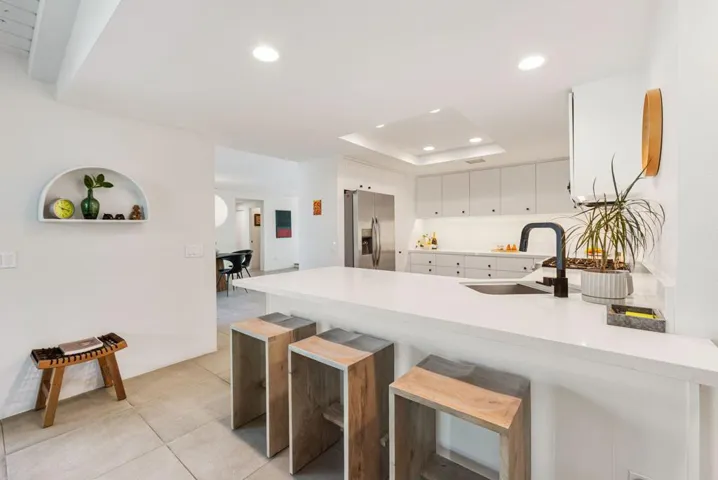 kitchen open to familyroom