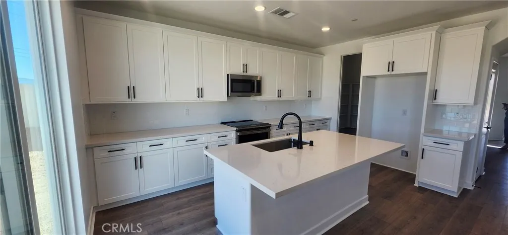 6305 Marion Mountain, Hesperia, California 92345 home-pic-6