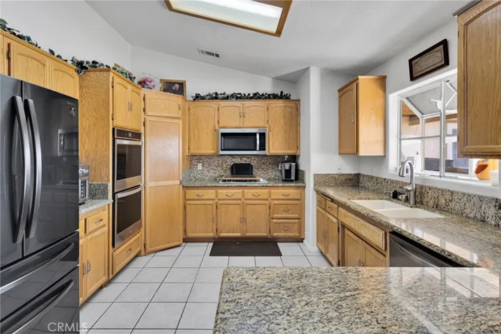 18575 Atlantic Street, Hesperia, California 92345
