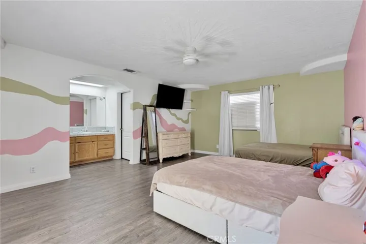 18575 Atlantic Street, Hesperia, California 92345