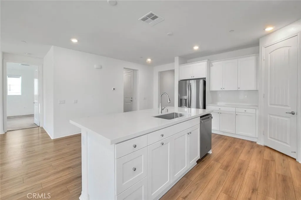 4068 E Amigos Privado, Ontario, California 91761 home-pic-11