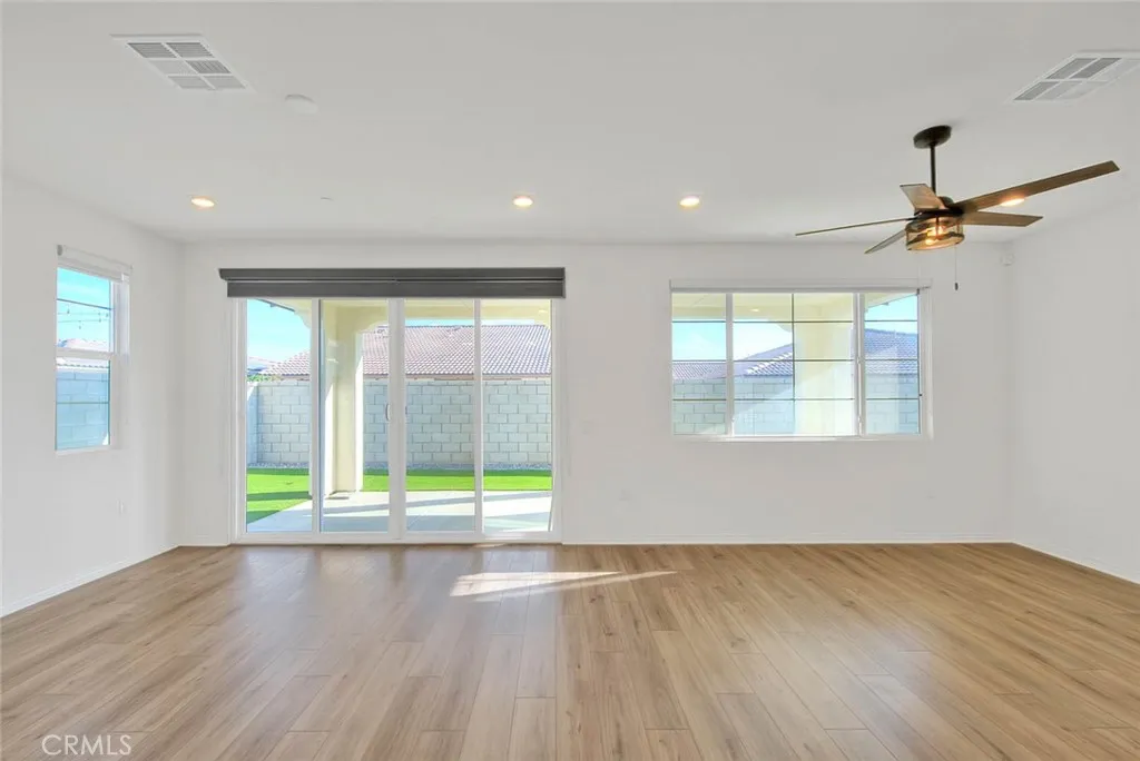 4068 E Amigos Privado, Ontario, California 91761 home-pic-15