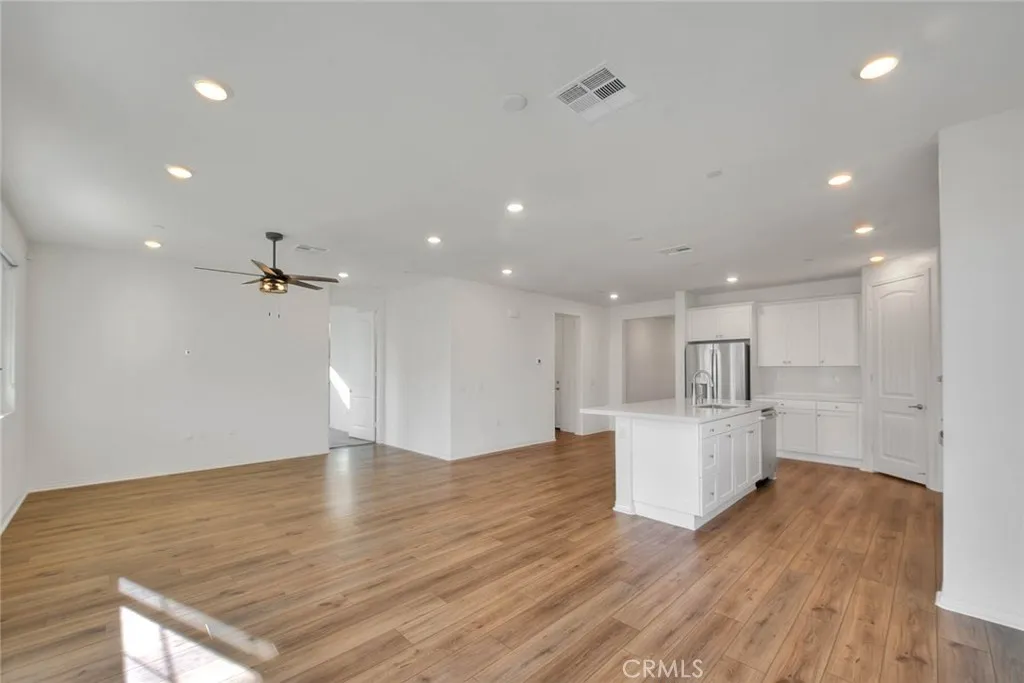 4068 E Amigos Privado, Ontario, California 91761 home-pic-14