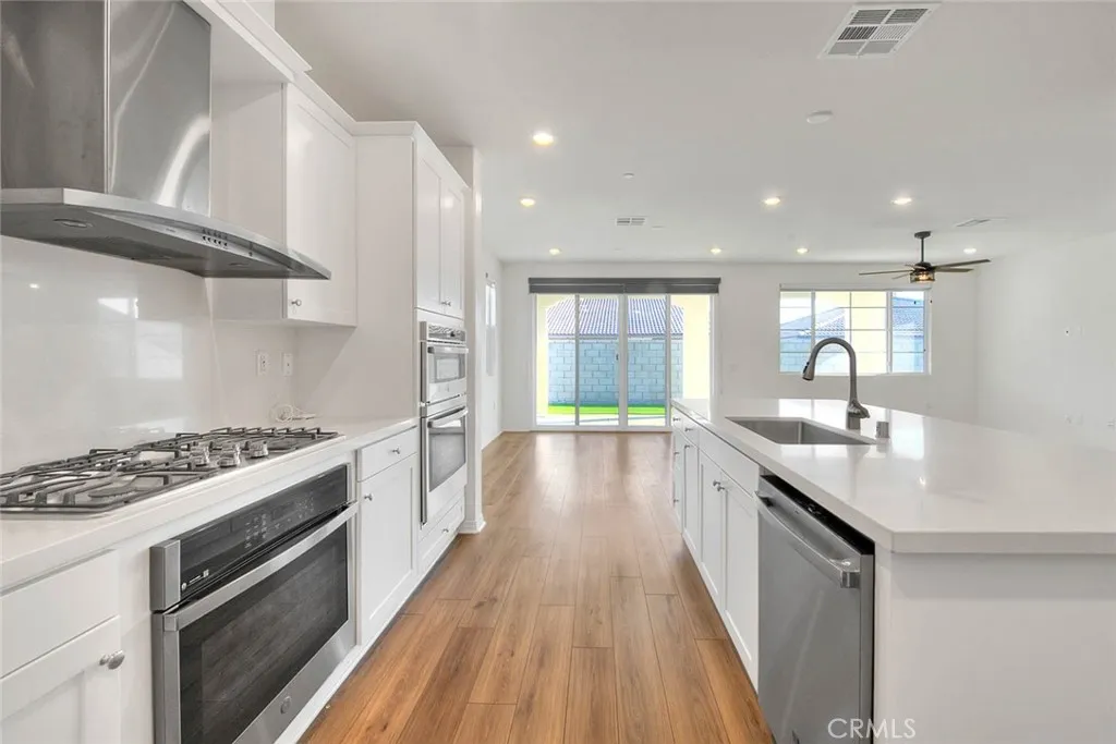 4068 E Amigos Privado, Ontario, California 91761 home-pic-10