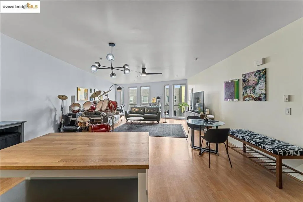 1201 Pine St 354, Oakland, California 94607 home-pic-19