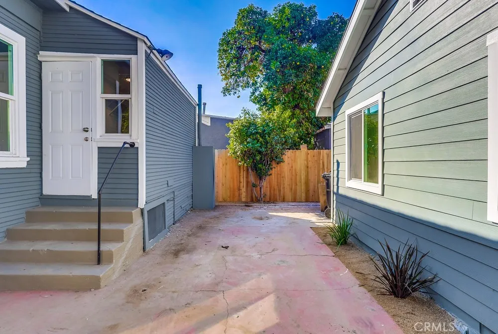 1291 E 40th, Los Angeles, California 90011 home-pic-26