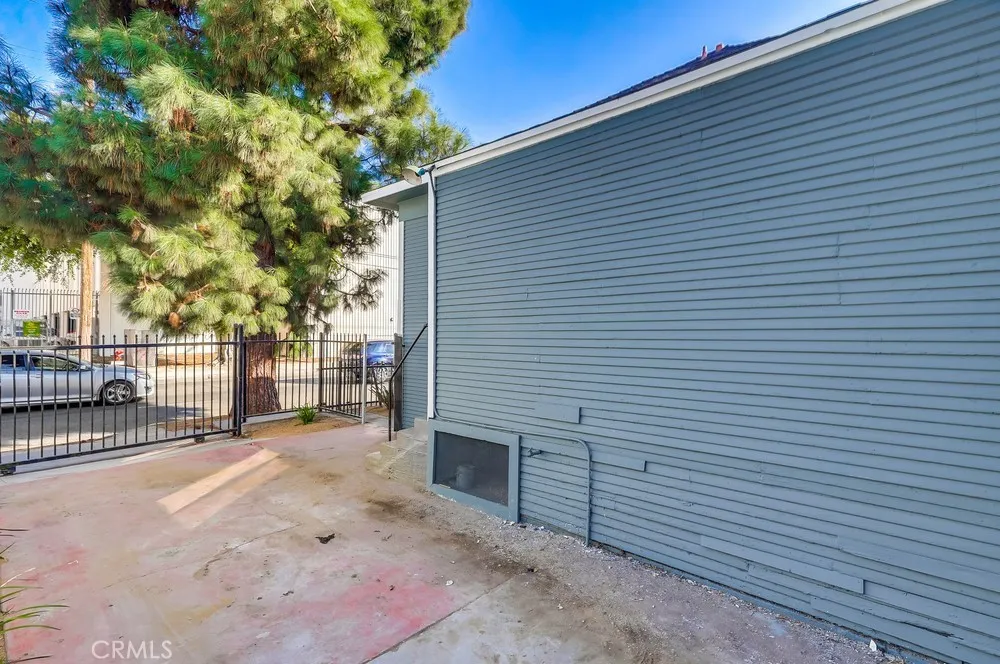 1291 E 40th, Los Angeles, California 90011 home-pic-29