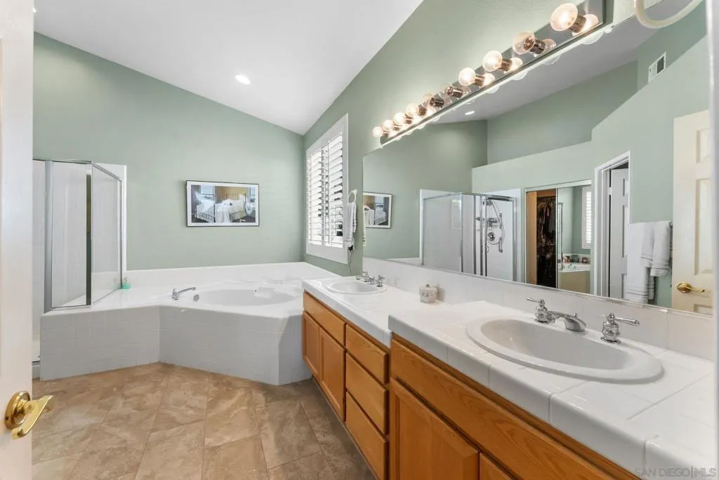 40222 Colony Dr, Murrieta, California 92562 home-pic-17