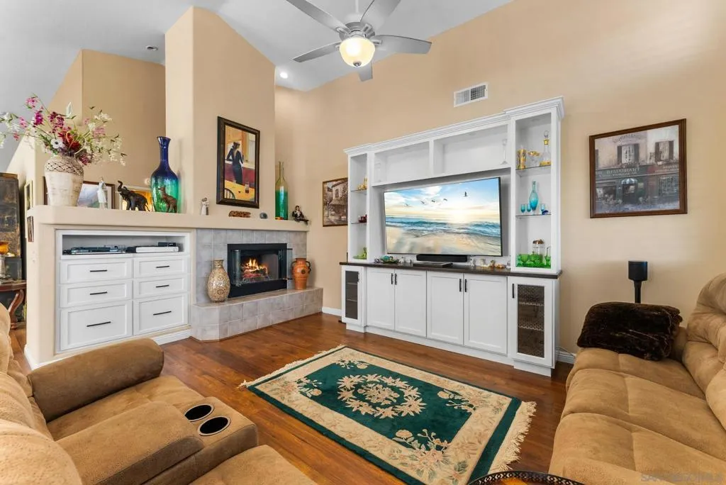 40222 Colony Dr, Murrieta, California 92562 home-pic-10