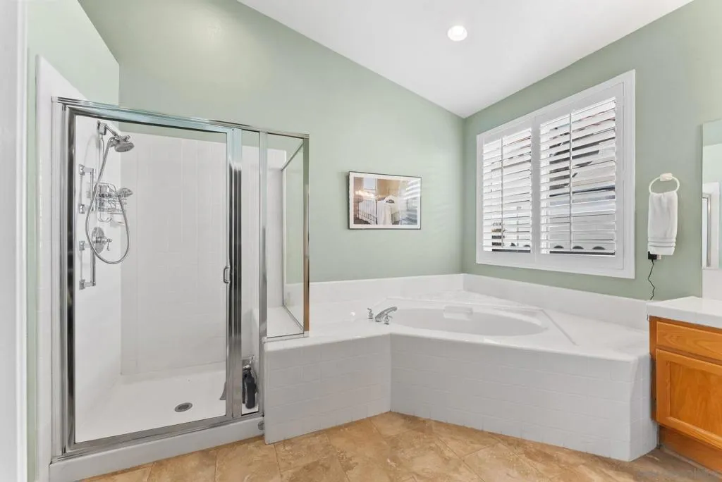 40222 Colony Dr, Murrieta, California 92562 home-pic-19