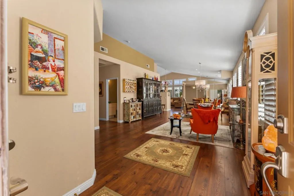 40222 Colony Dr, Murrieta, California 92562 home-pic-2