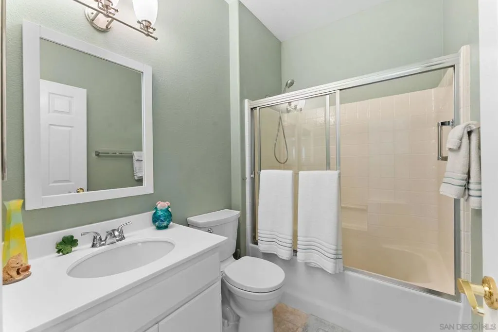 40222 Colony Dr, Murrieta, California 92562 home-pic-22