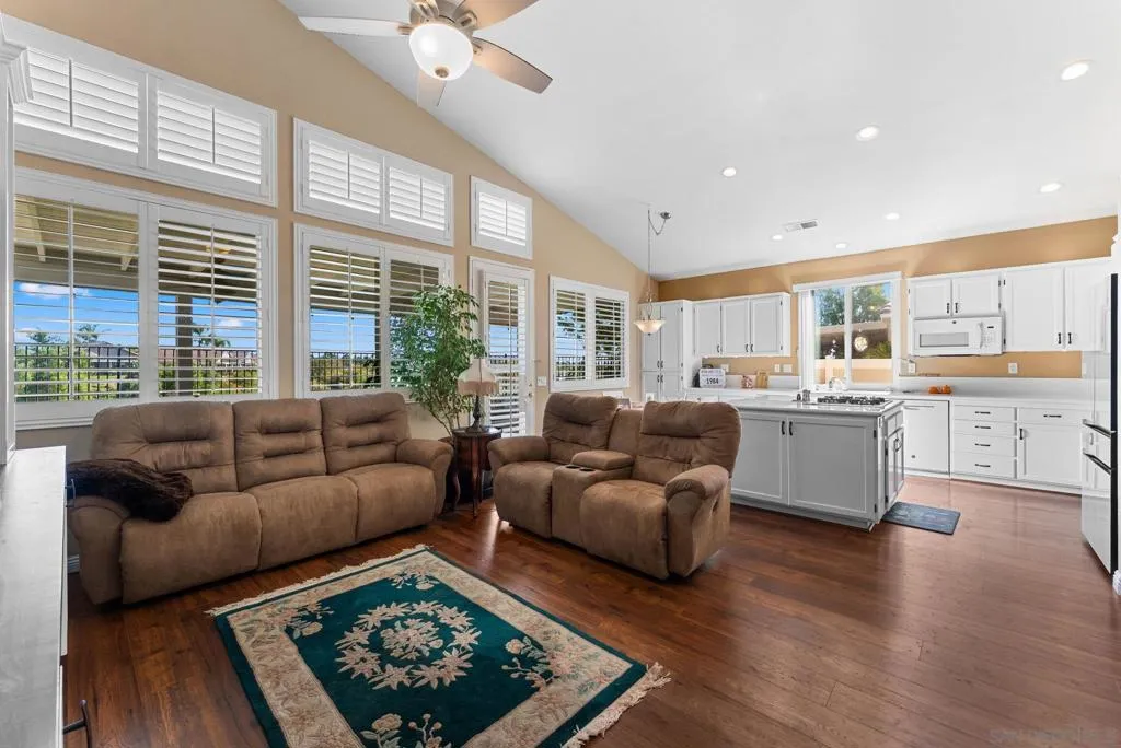 40222 Colony Dr, Murrieta, California 92562 home-pic-11