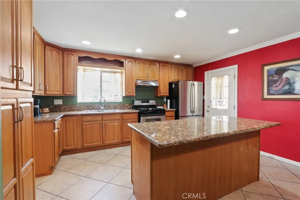 10748 Elliott, South El Monte, California 91733 home-pic-12