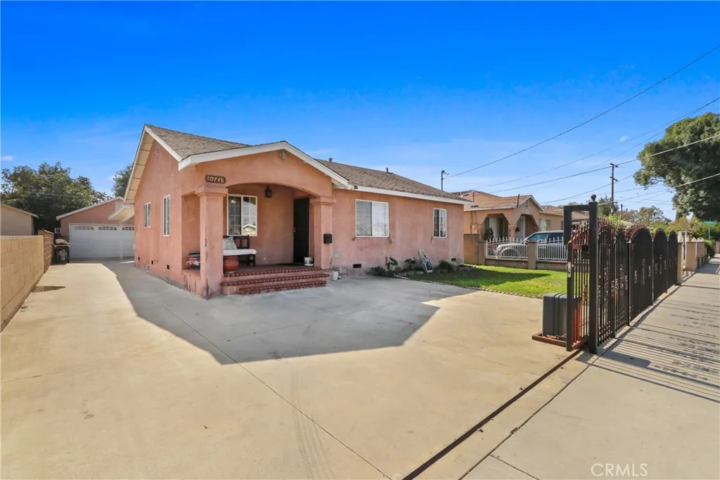 10748 Elliott, South El Monte, California 91733 home-pic-1