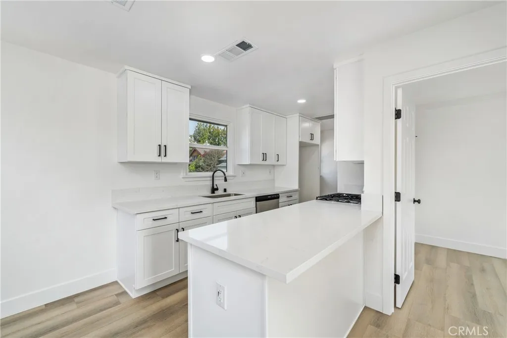 779 E Columbia, Pomona, California 91767 home-pic-41