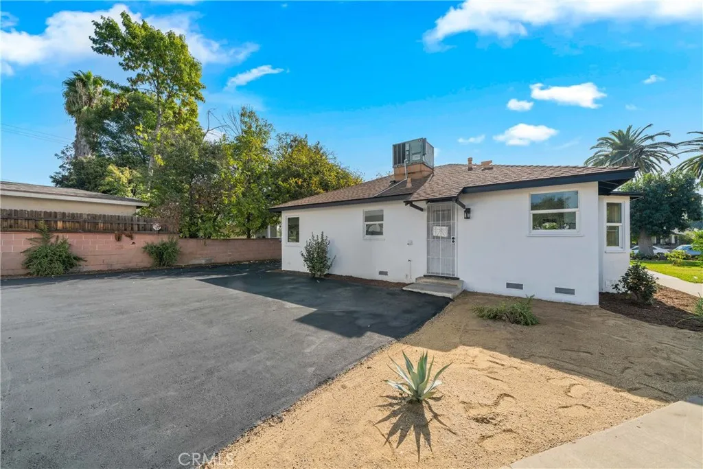 779 E Columbia, Pomona, California 91767 home-pic-6