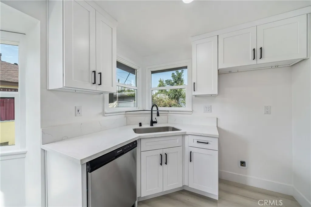 779 E Columbia, Pomona, California 91767 home-pic-28