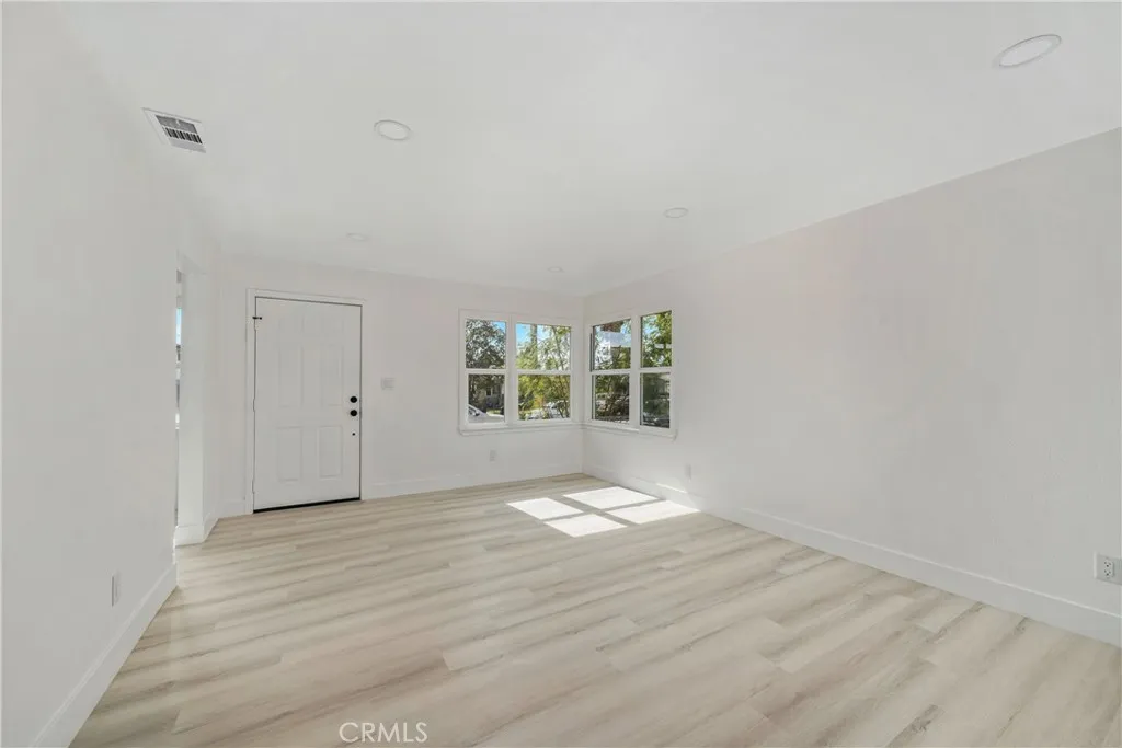 779 E Columbia, Pomona, California 91767 home-pic-8