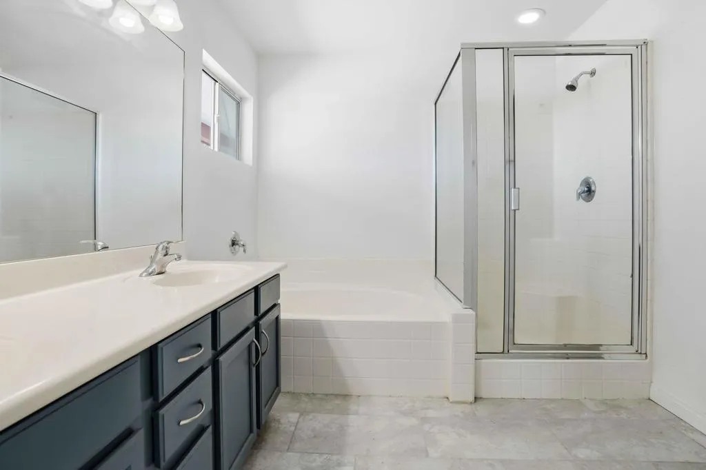 2352 Shore Isle Avenue, Thermal, California 92274 home-pic-28