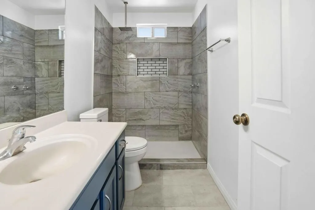 2352 Shore Isle Avenue, Thermal, California 92274 home-pic-11