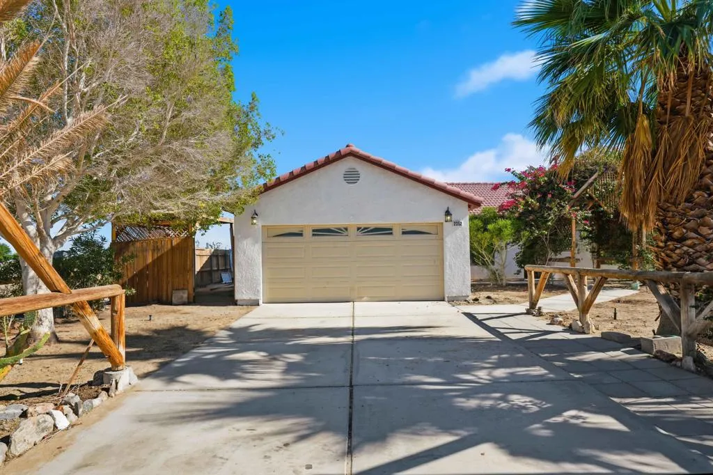 2352 Shore Isle Avenue, Thermal, California 92274 home-pic-1