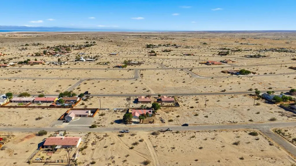 2352 Shore Isle Avenue, Thermal, California 92274 home-pic-41