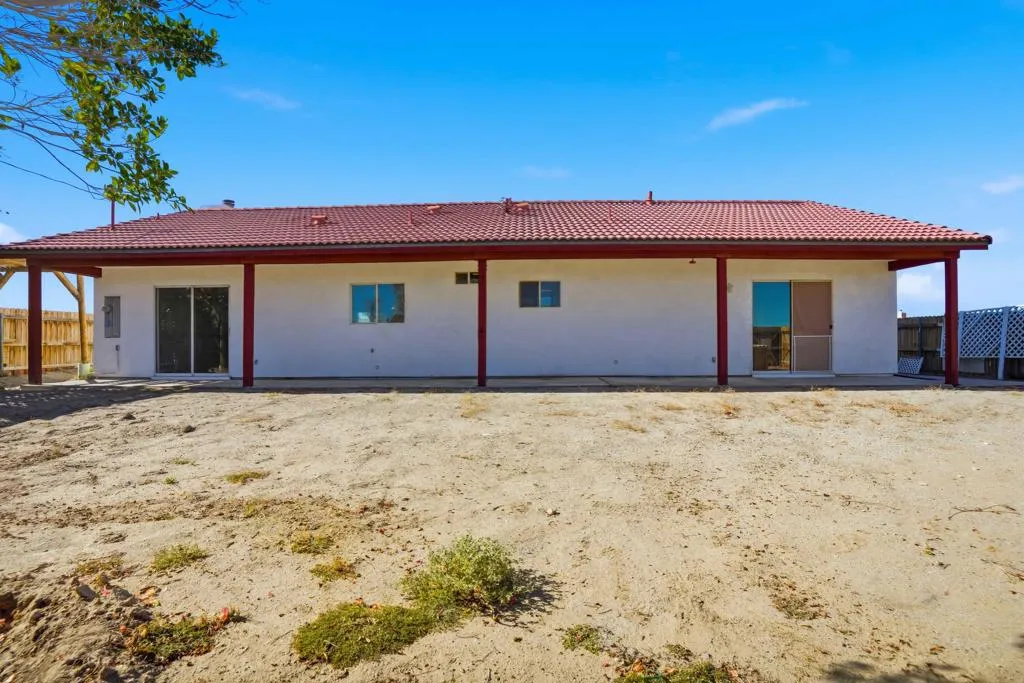 2352 Shore Isle Avenue, Thermal, California 92274 home-pic-36