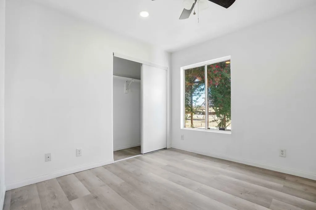 2352 Shore Isle Avenue, Thermal, California 92274 home-pic-13