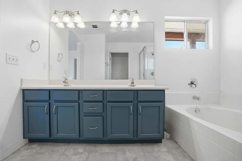 2352 Shore Isle Avenue, Thermal, California 92274 home-pic-30