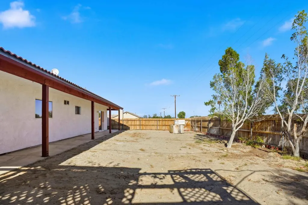 2352 Shore Isle Avenue, Thermal, California 92274 home-pic-34