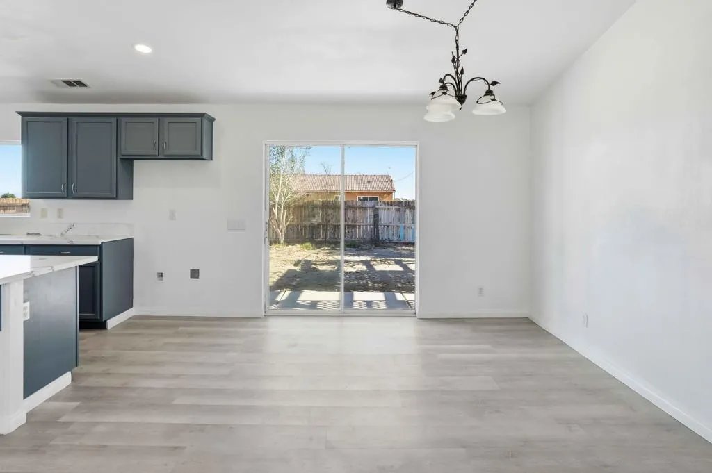 2352 Shore Isle Avenue, Thermal, California 92274 home-pic-7