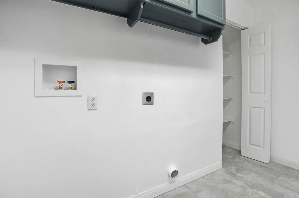 2352 Shore Isle Avenue, Thermal, California 92274 home-pic-21
