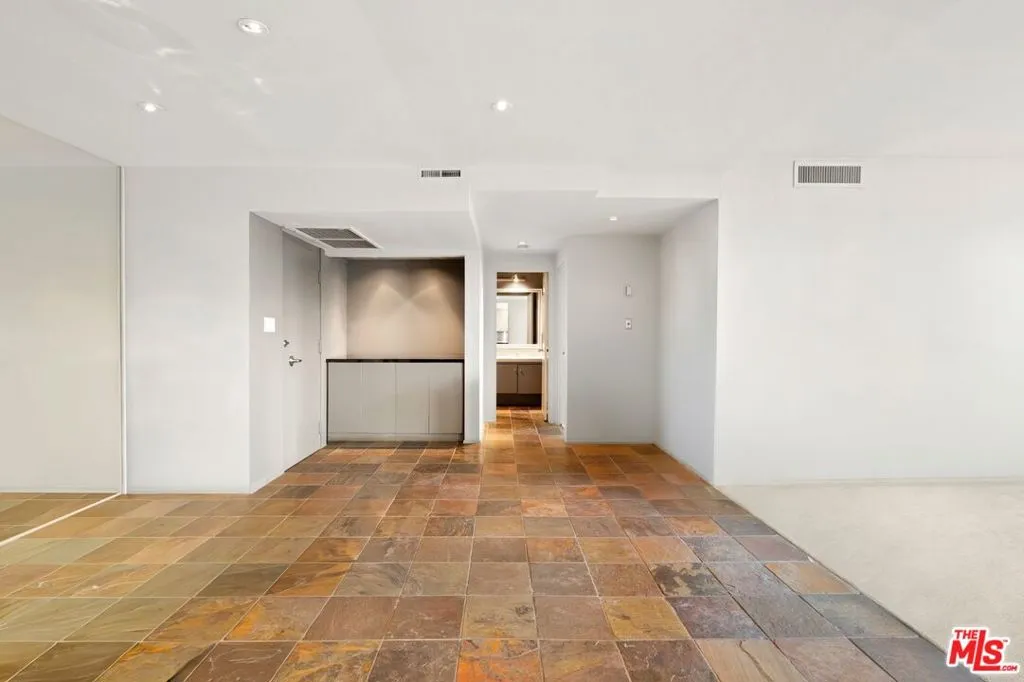 8787 Shoreham Drive 503, West Hollywood, California 90069 home-pic-11