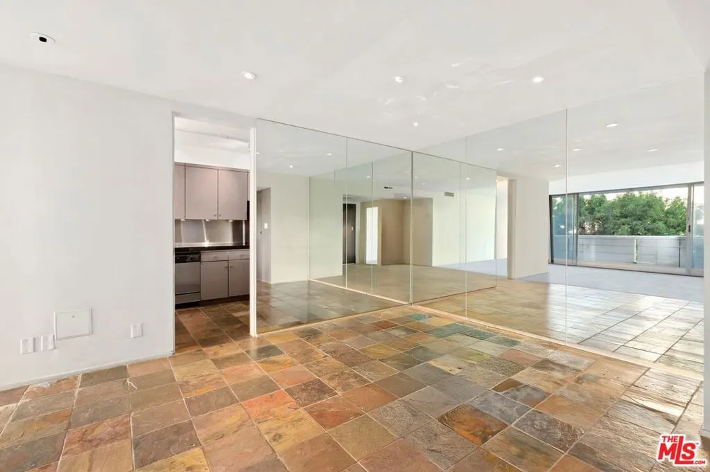 8787 Shoreham Drive 503, West Hollywood, California 90069 home-pic-9