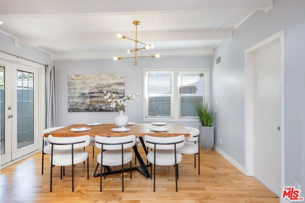 6134 Longridge Avenue, Van Nuys, California 91401 home-pic-13