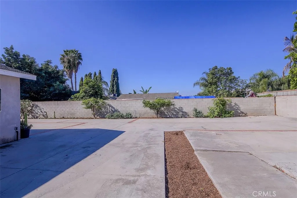 1235 W San Bernardino, Covina, California 91722 home-pic-33