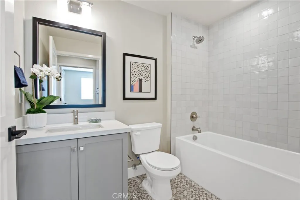 927 Deep Valley Drive 112, Rolling Hills Estates, California 90274 home-pic-1