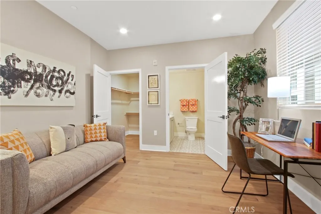 927 Deep Valley Drive 112, Rolling Hills Estates, California 90274 home-pic-11