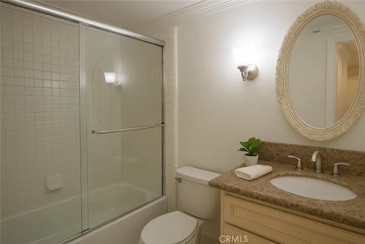 Main Floor Full Bath.