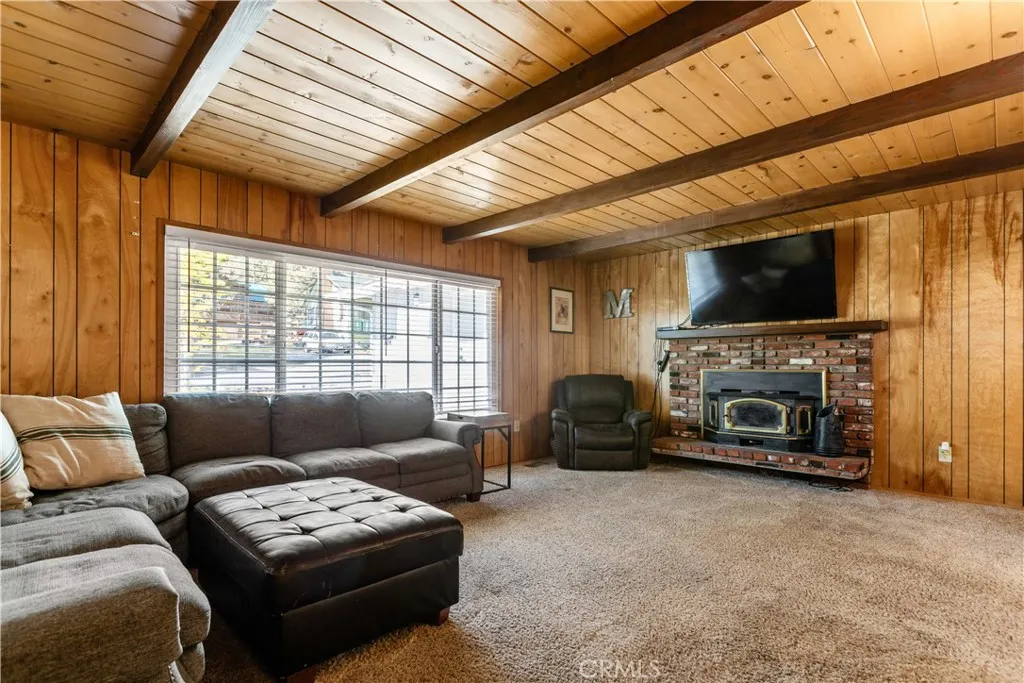 784 Apple Avenue, Wrightwood, California 92397 home-pic-8