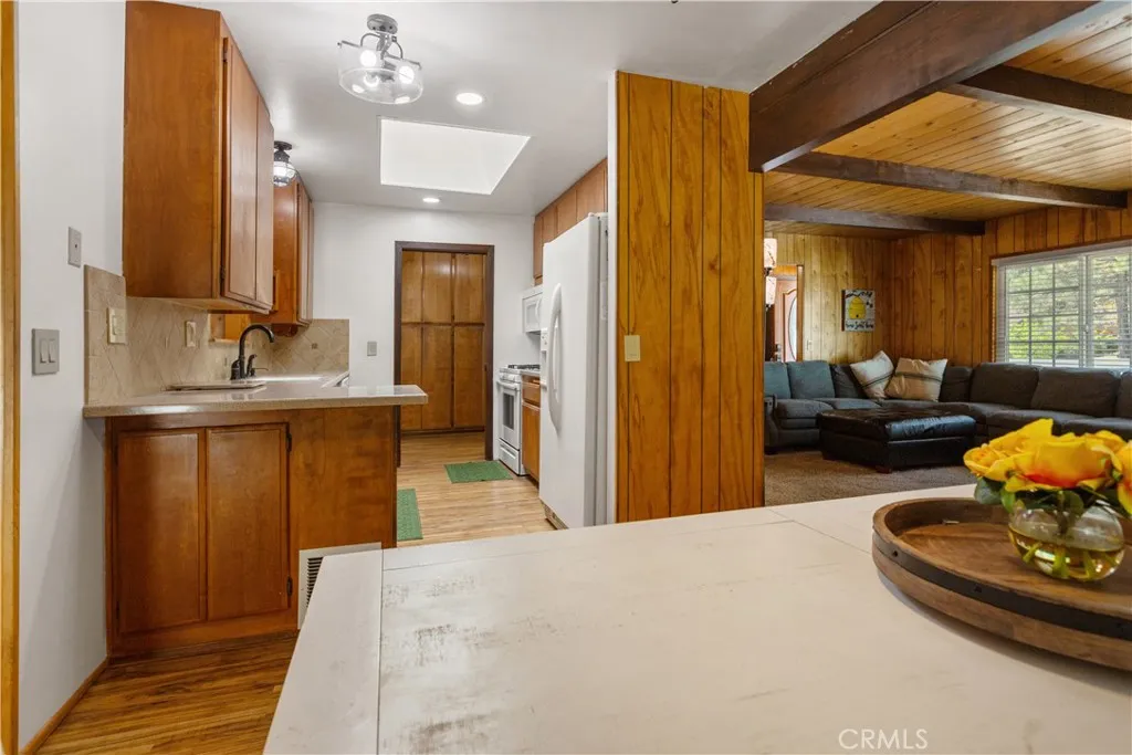 784 Apple Avenue, Wrightwood, California 92397 home-pic-14
