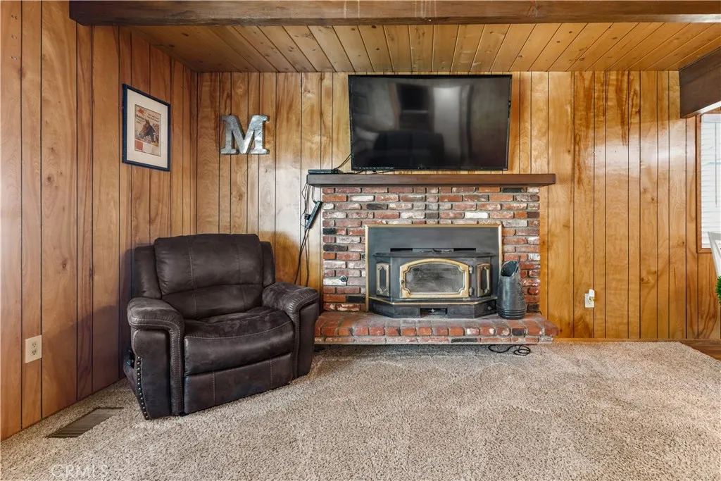 784 Apple Avenue, Wrightwood, California 92397 home-pic-9