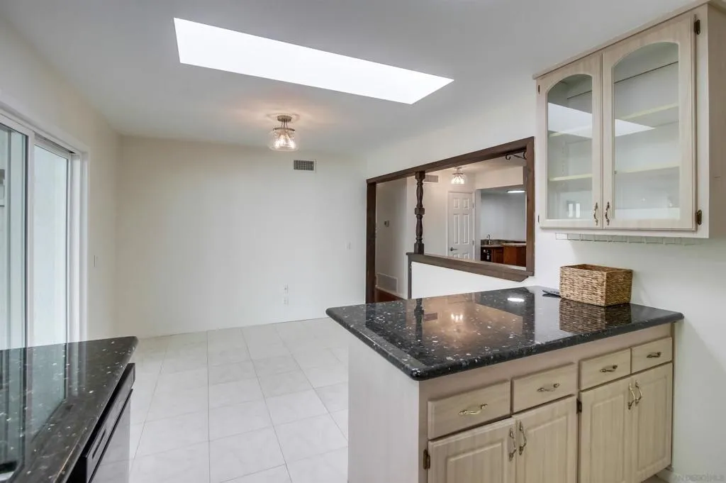 10289 Drumcliff Avenue, San Diego, California 92126 home-pic-16