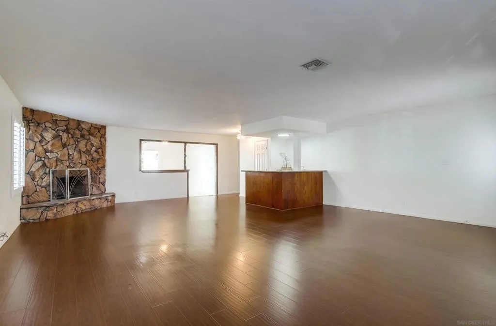 10289 Drumcliff Avenue, San Diego, California 92126 home-pic-7