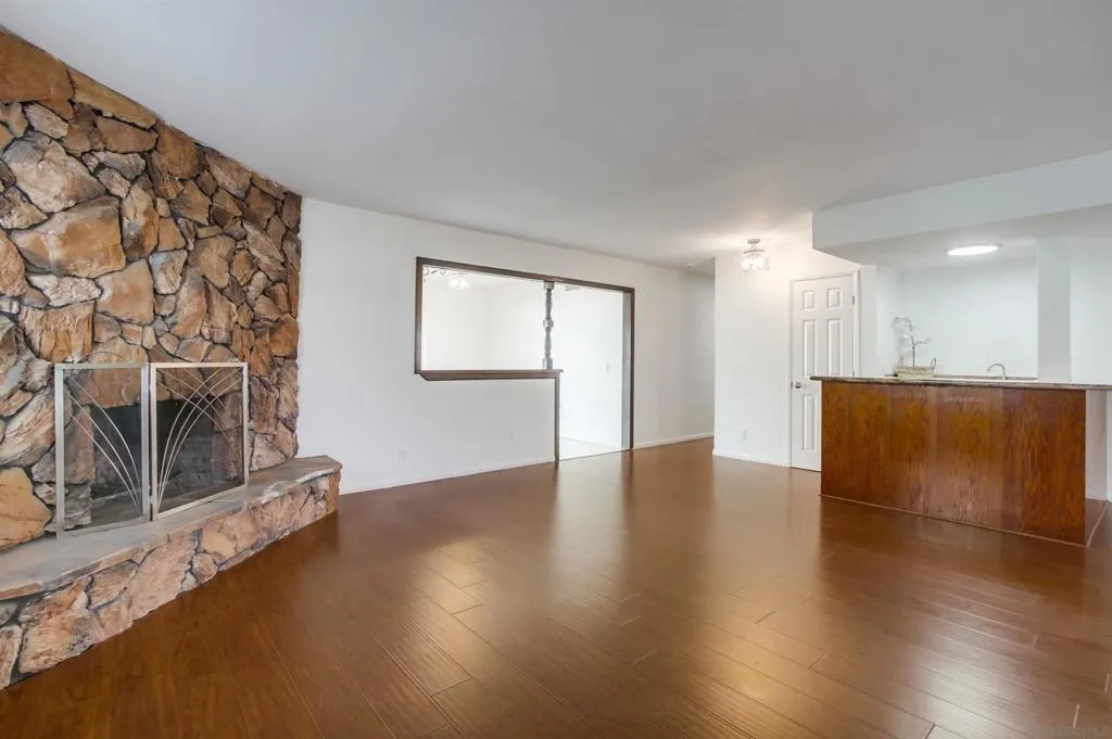 10289 Drumcliff Avenue, San Diego, California 92126 home-pic-9